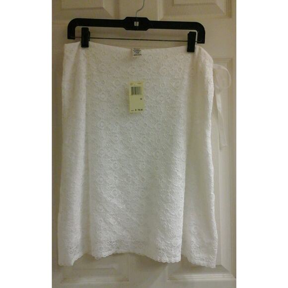 Max Studio Skirt, women's size 10, lined side zip, White Crochet Floral NWT $78 - Picture 2 of 5